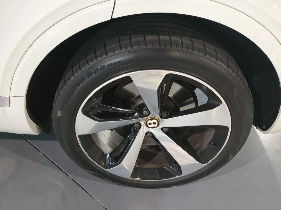 2020 Bentley Bentayga - Image 20 of 20