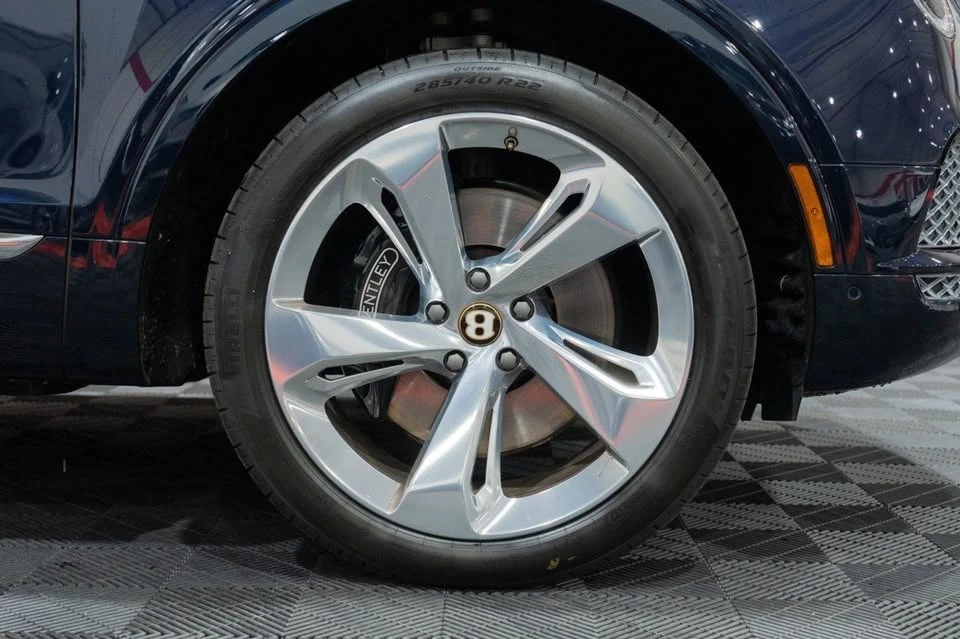 2020 Bentley Bentayga - Image 13 of 20