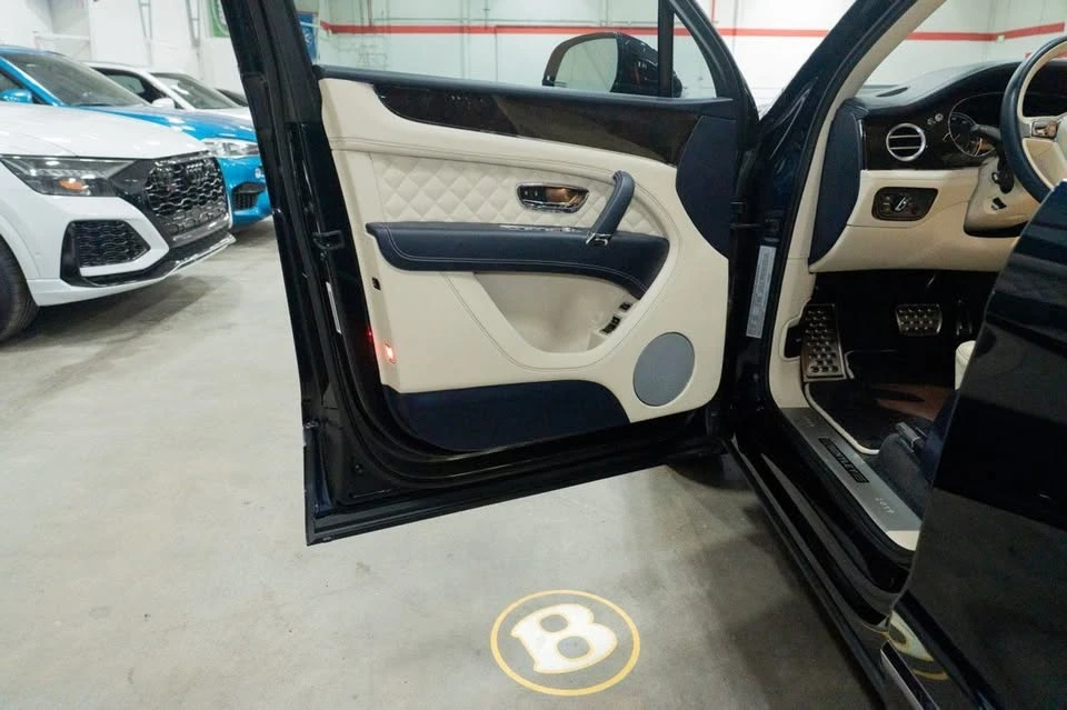 2020 Bentley Bentayga - Image 19 of 20