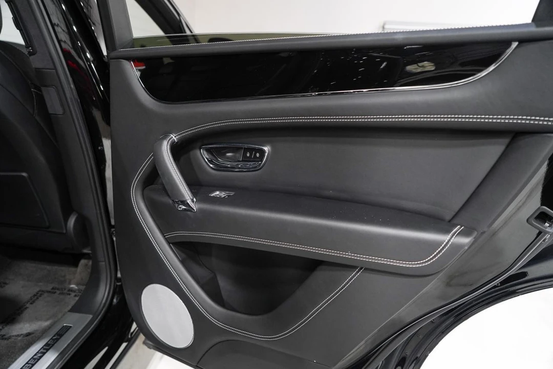 2020 Bentley Bentayga - Image 20 of 21