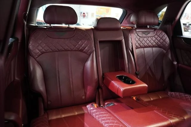 2020 Bentley Bentayga - Image 25 of 31