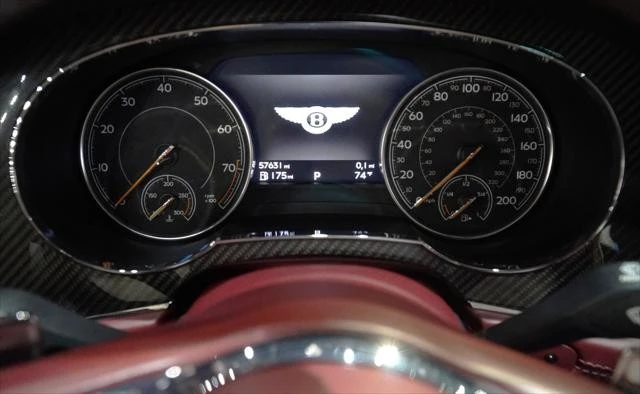 2020 Bentley Bentayga - Image 15 of 31