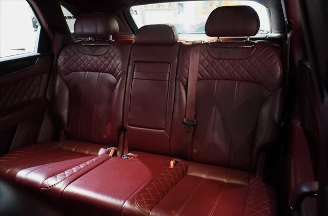 2020 Bentley Bentayga - Image 21 of 31