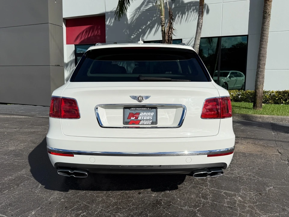 2020 Bentley Bentayga - Image 17 of 21