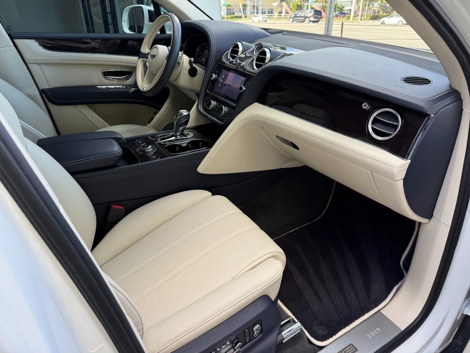 2020 Bentley Bentayga - Image 21 of 21