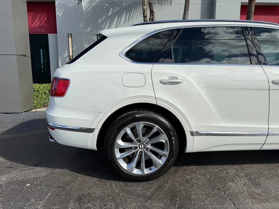 2020 Bentley Bentayga - Image 4 of 21