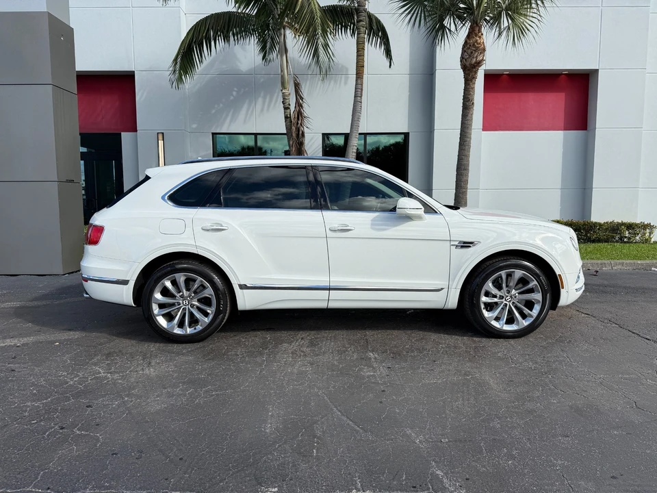 2020 Bentley Bentayga - Image 2 of 21
