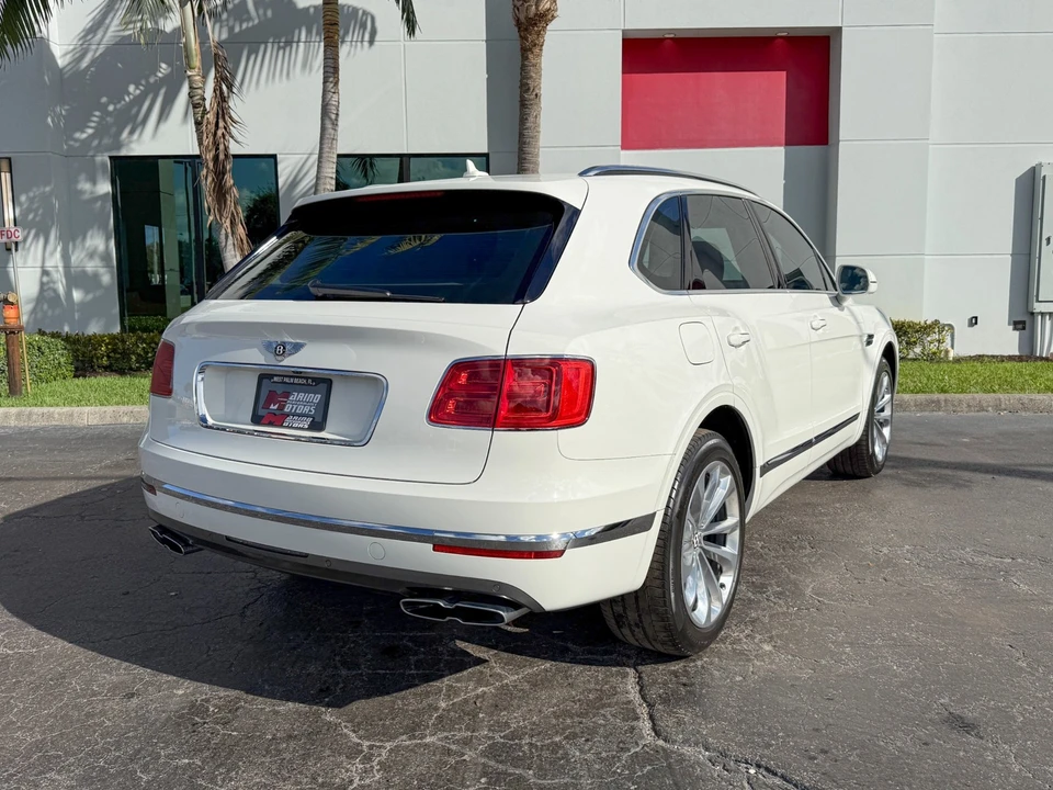 2020 Bentley Bentayga - Image 18 of 21