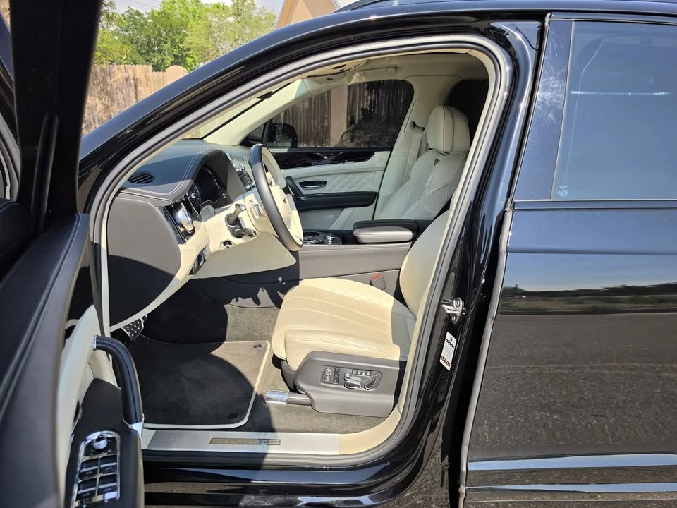 2020 Bentley Bentayga - Image 6 of 9