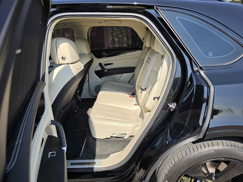 2020 Bentley Bentayga - Image 7 of 9