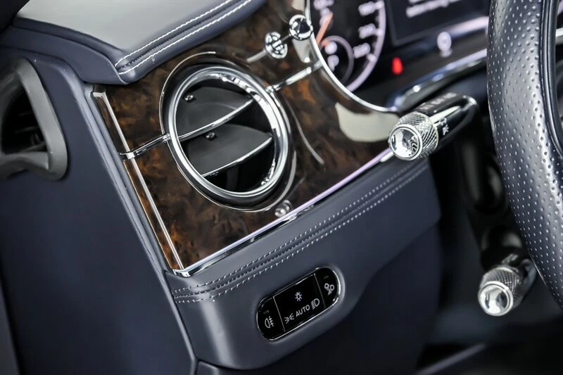 2020 Bentley Continental GT 3rd Gen - Image 28 of 31