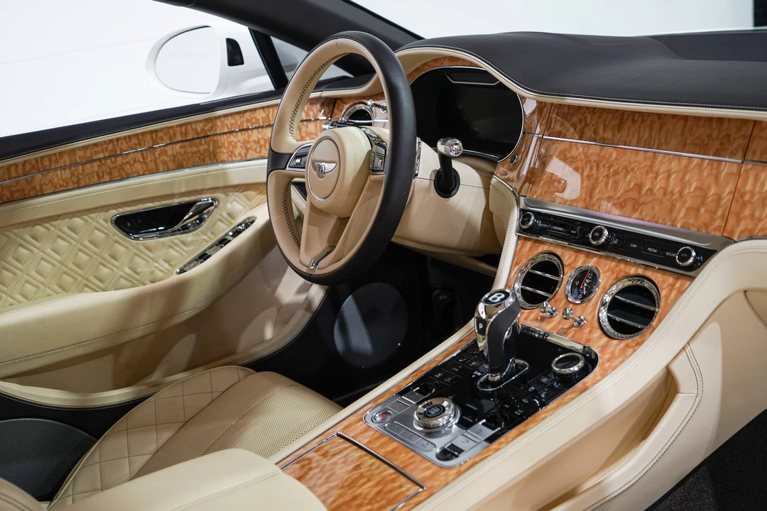 2020 Bentley Continental GT 3rd Gen - Image 17 of 31