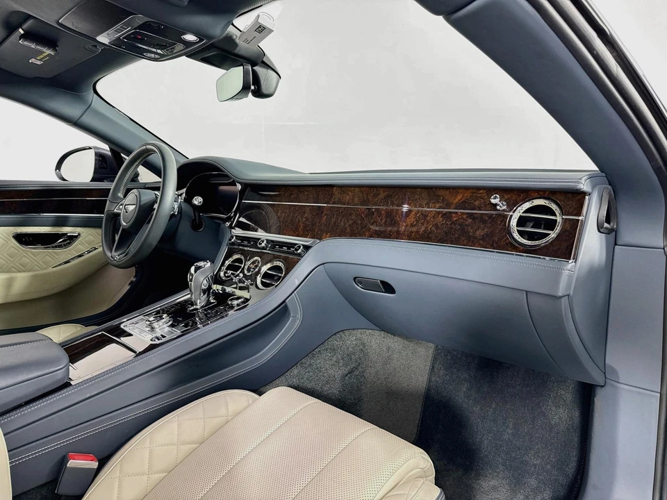 2020 Bentley Continental GT 3rd Gen - Image 28 of 31