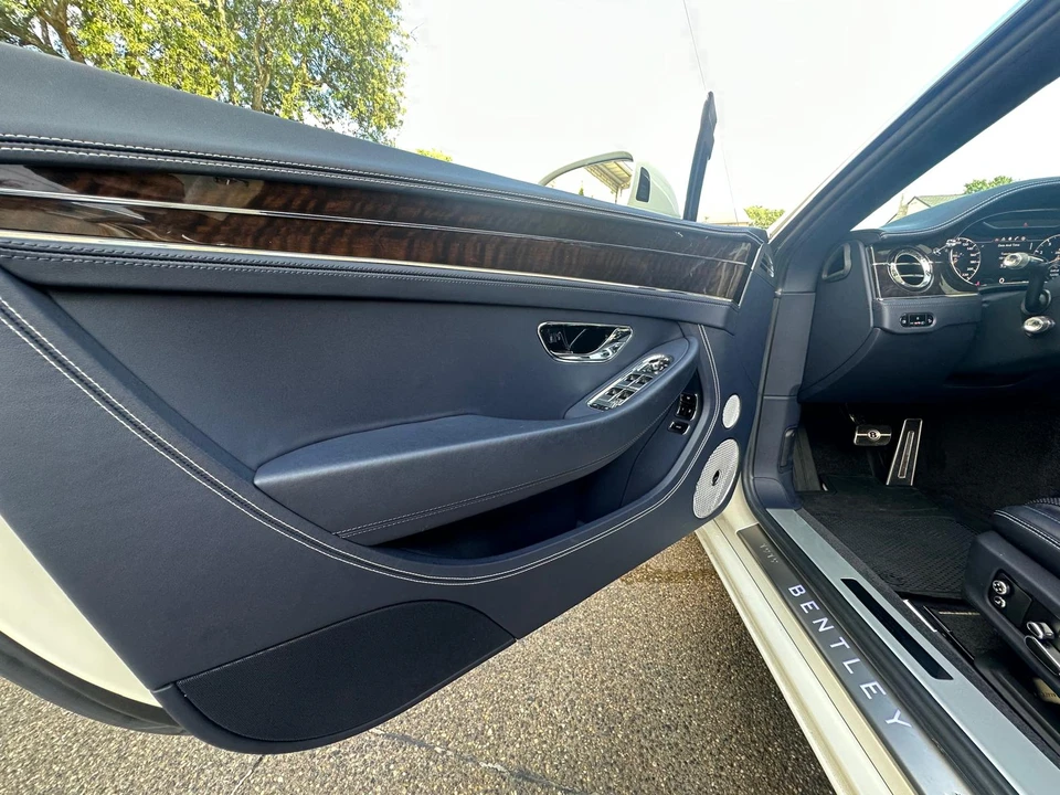 2020 Bentley Continental GT Mulliner 3rd Gen - Image 26 of 31