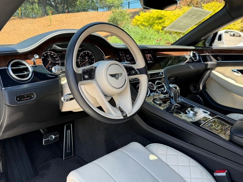 2020 Bentley Continental GT 3rd Gen - Image 18 of 31