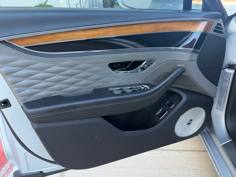 2020 Bentley Continental - Image 24 of 31