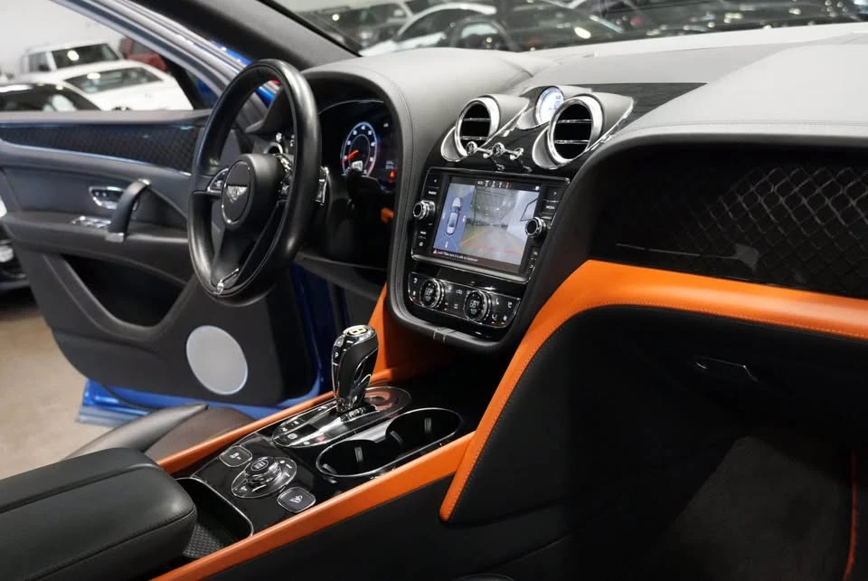 2020 Bentley Bentayga - Image 18 of 20