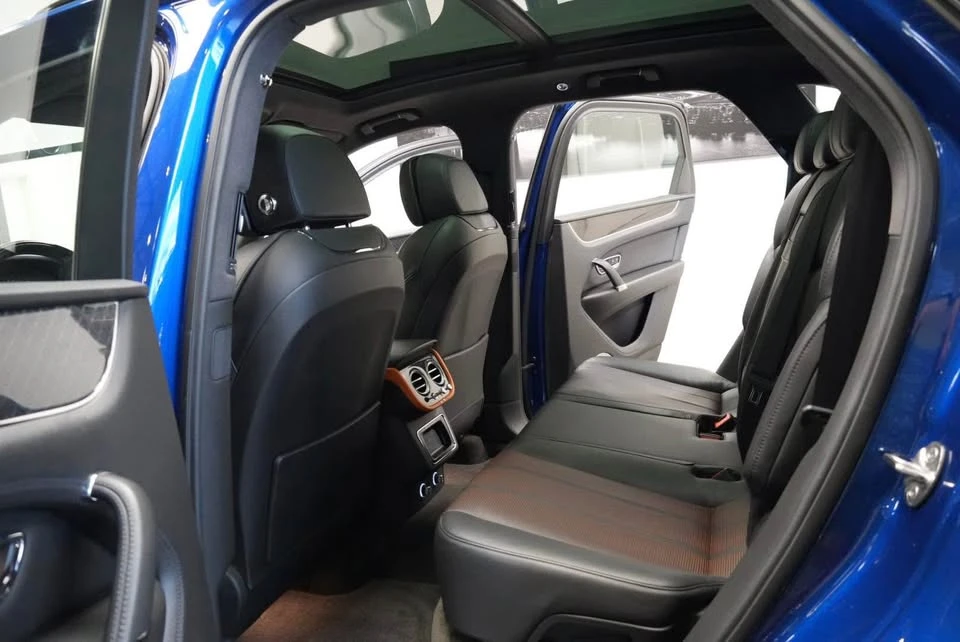 2020 Bentley Bentayga - Image 16 of 20