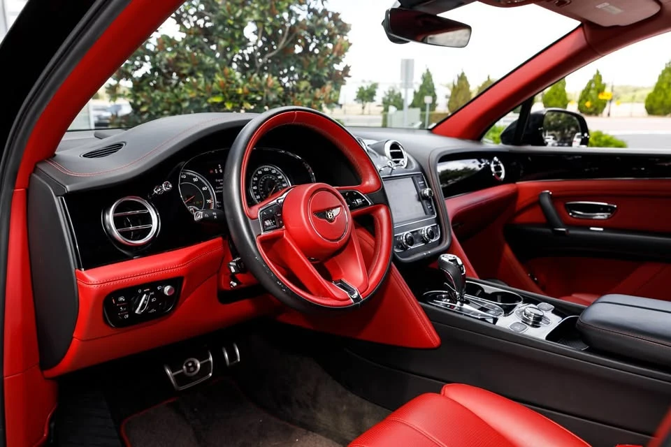 2020 Bentley Bentayga - Image 3 of 5