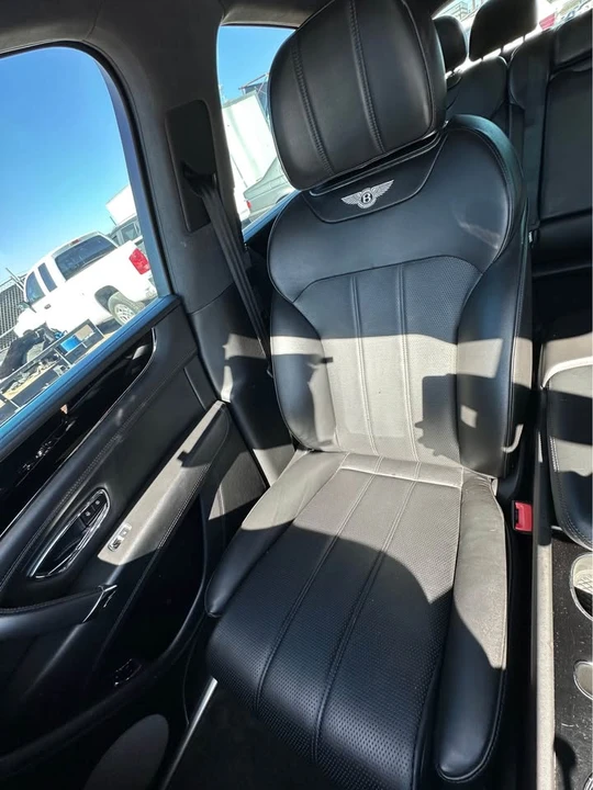 2020 Bentley Bentayga - Image 7 of 14