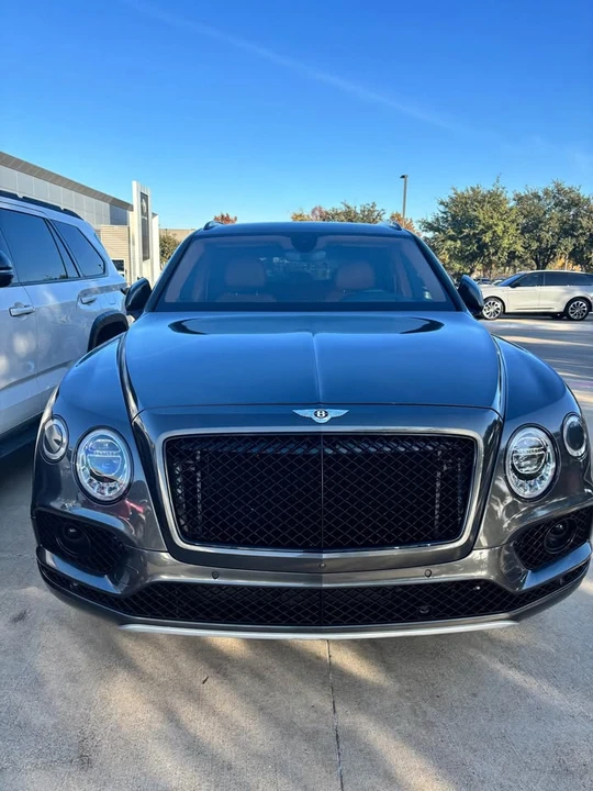 2020 Bentley Bentayga - Image 2 of 8