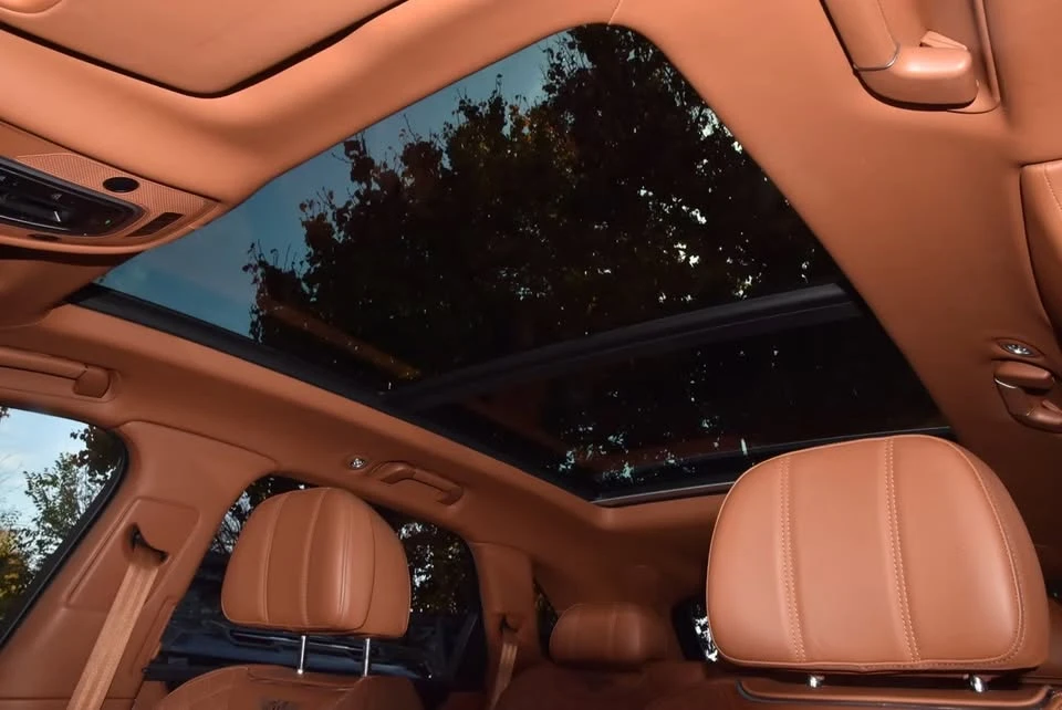 2020 Bentley Bentayga - Image 15 of 20