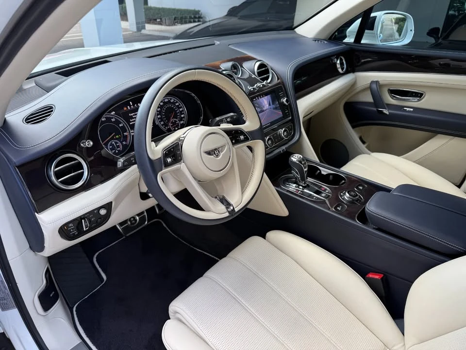 2020 Bentley Bentayga - Image 2 of 19