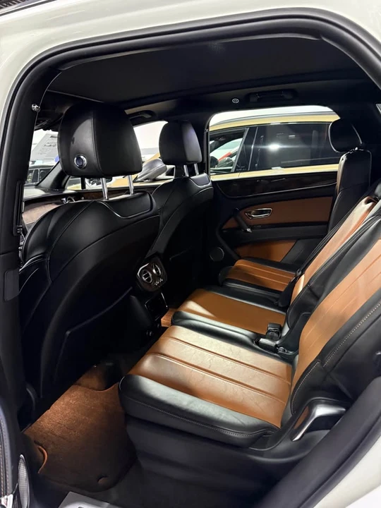 2020 Bentley Bentayga - Image 7 of 7