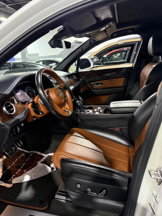2020 Bentley Bentayga - Image 6 of 7