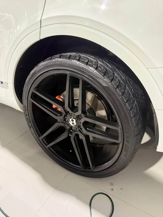 2020 Bentley Bentayga - Image 5 of 7