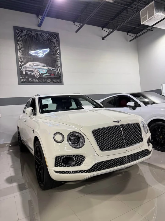 2020 Bentley Bentayga - Image 2 of 7