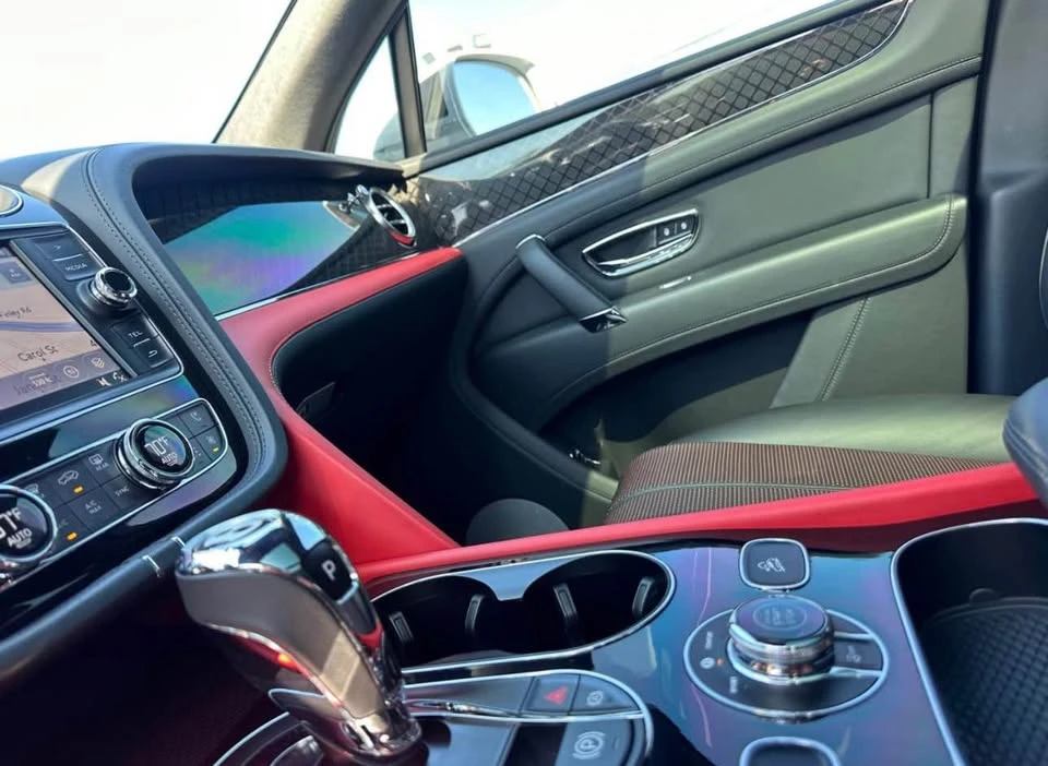 2020 Bentley Bentayga - Image 8 of 12