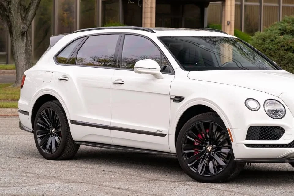 2020 Bentley Bentayga - Image 19 of 20