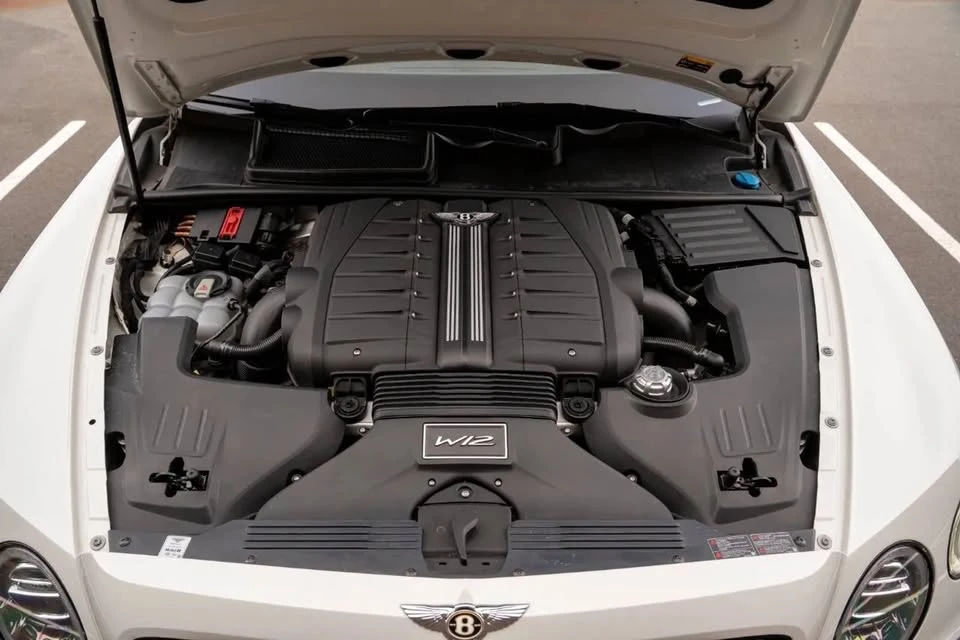 2020 Bentley Bentayga - Image 18 of 20