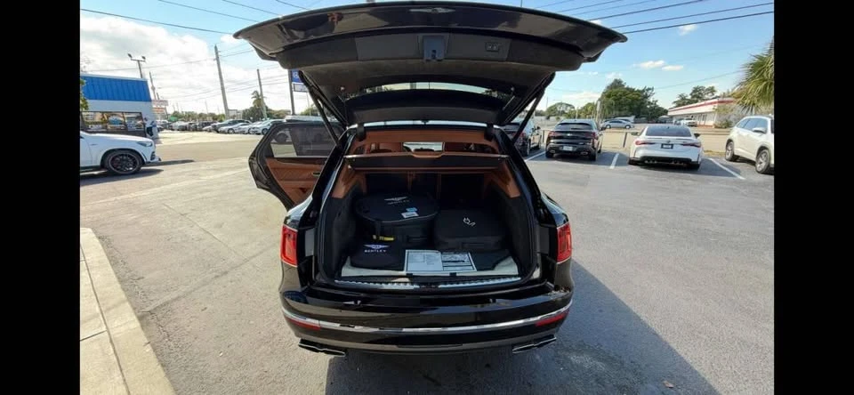 2020 Bentley Bentayga - Image 6 of 15