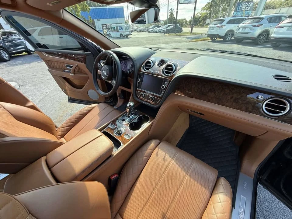 2020 Bentley Bentayga - Image 14 of 15