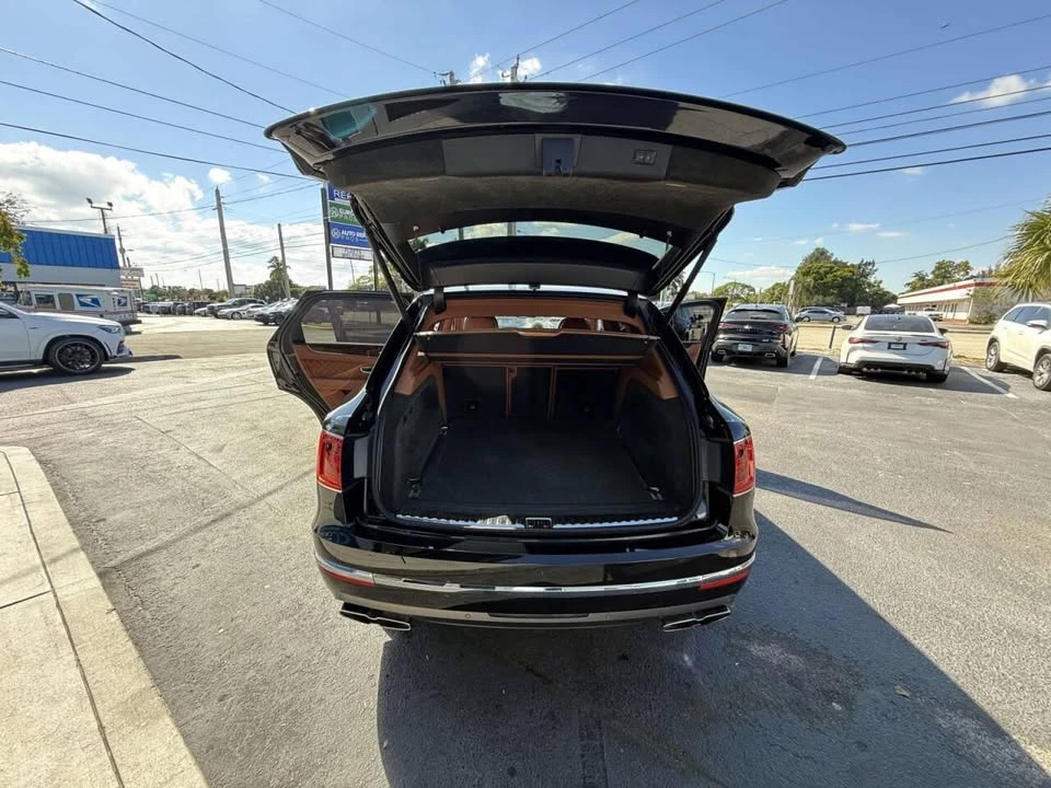2020 Bentley Bentayga - Image 13 of 15