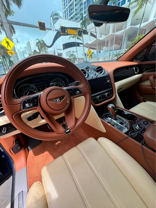 2020 Bentley Bentayga - Image 3 of 8