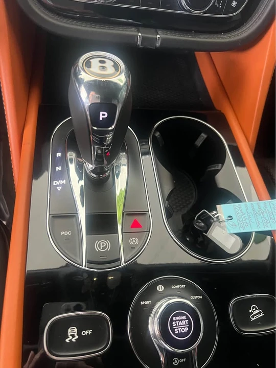 2020 Bentley Bentayga - Image 9 of 10
