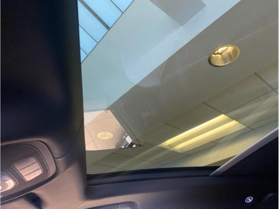 2020 Bentley Bentayga - Image 16 of 18