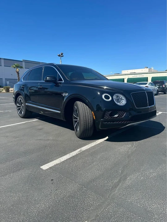 2020 Bentley Bentayga - Image 2 of 11