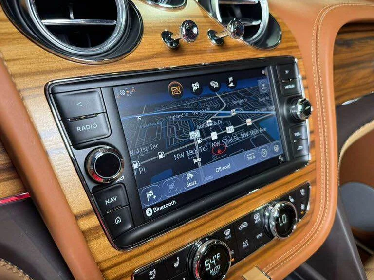 2020 Bentley Bentayga - Image 11 of 16