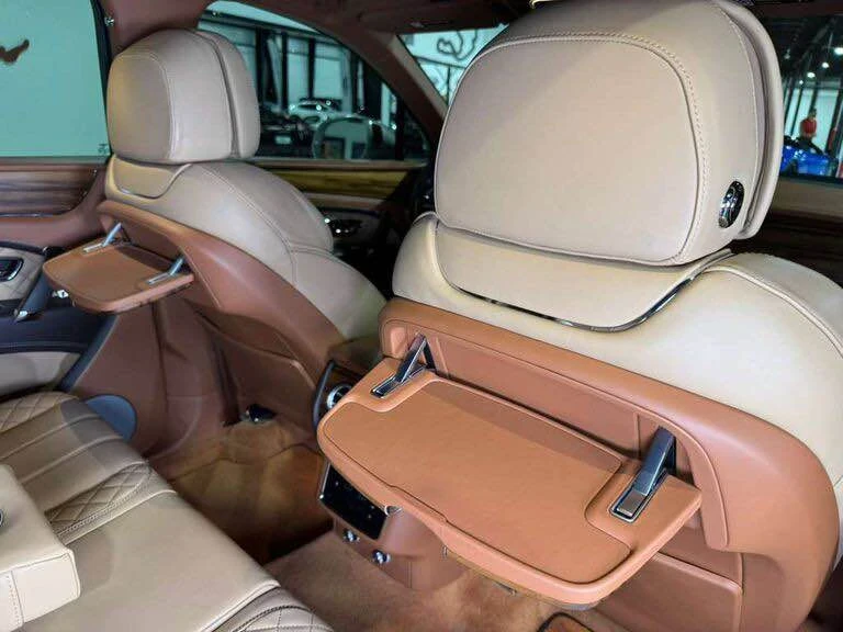 2020 Bentley Bentayga - Image 7 of 16