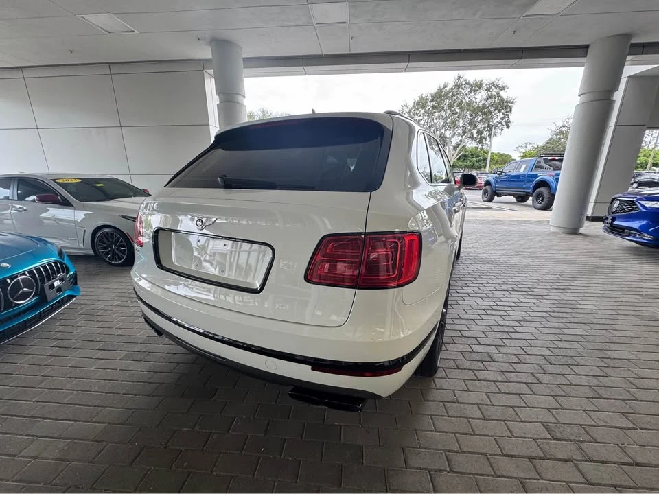 2020 Bentley Bentayga - Image 5 of 11