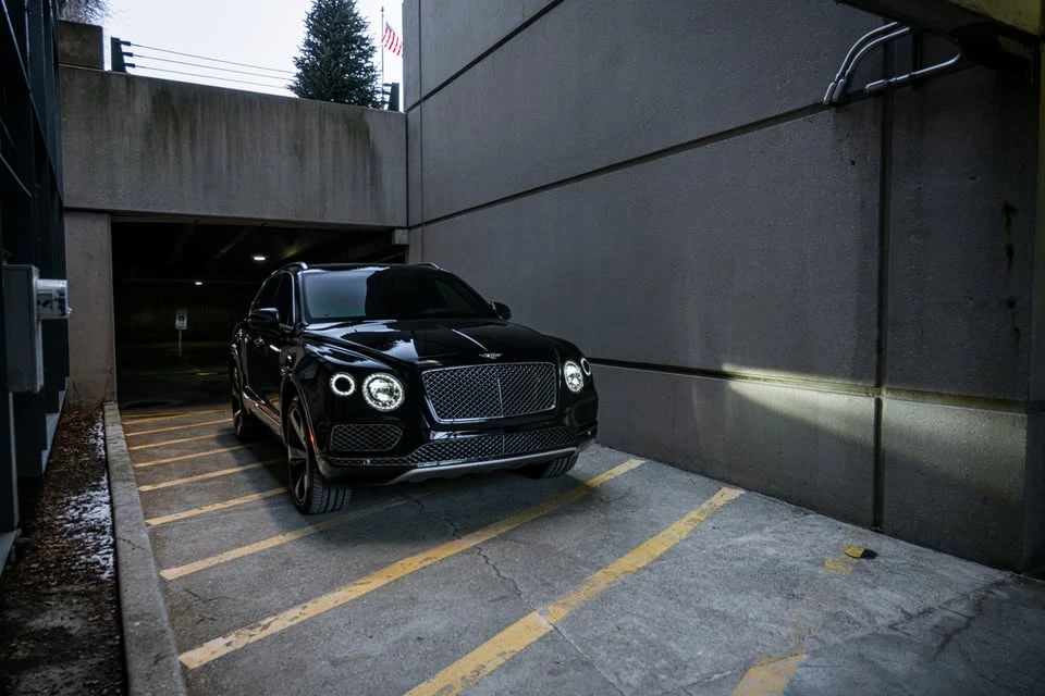 2020 Bentley Bentayga - Image 2 of 19