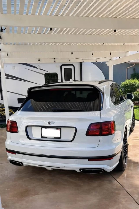 2020 Bentley Bentayga - Image 2 of 9
