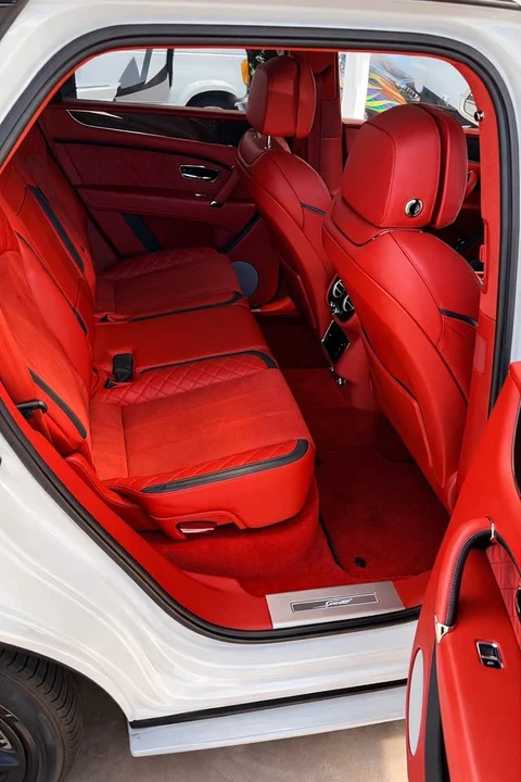 2020 Bentley Bentayga - Image 6 of 9