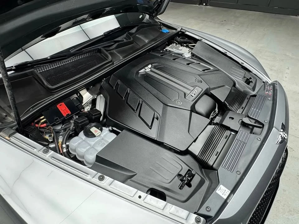 2020 Bentley Bentayga - Image 19 of 20