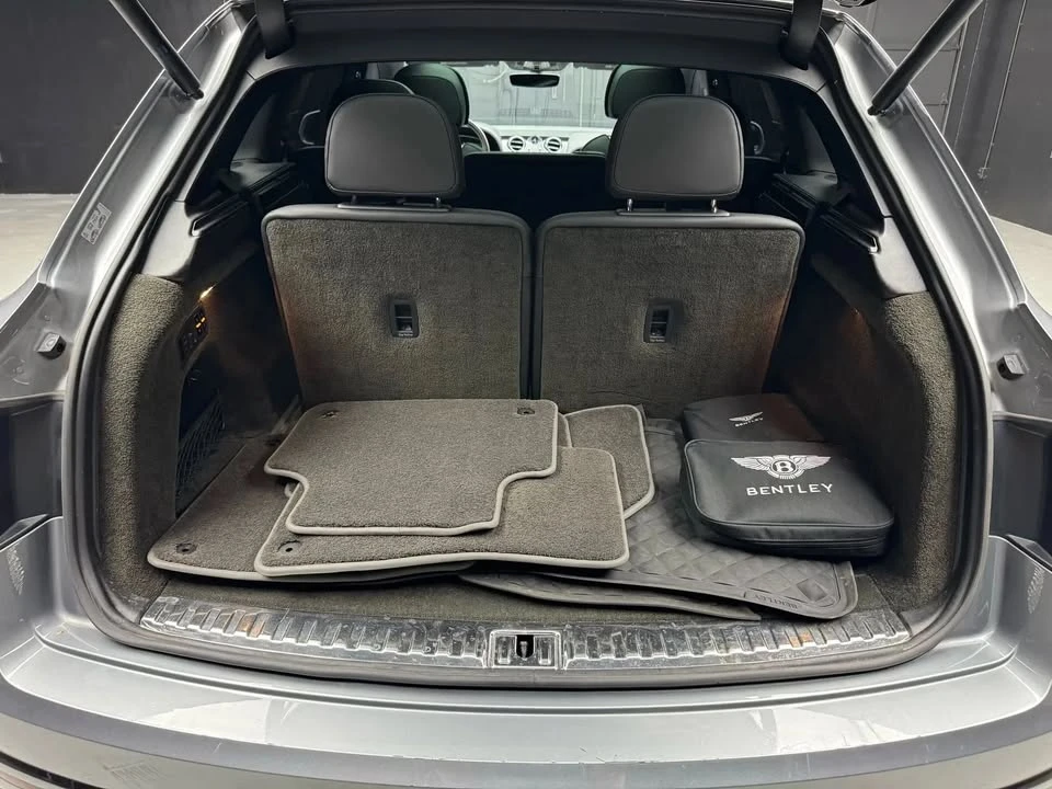 2020 Bentley Bentayga - Image 17 of 20