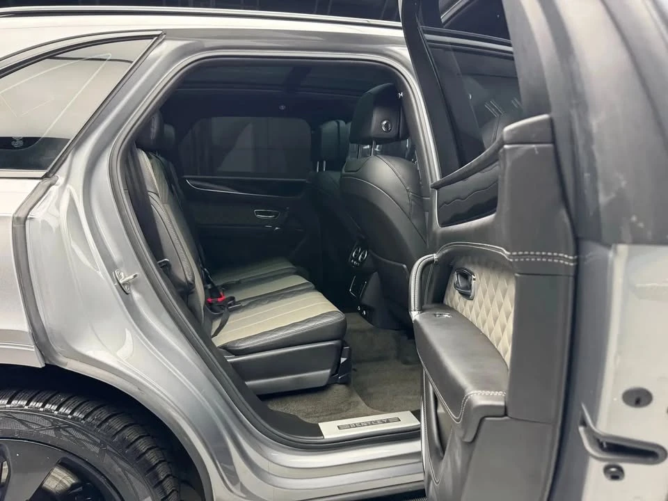 2020 Bentley Bentayga - Image 7 of 20
